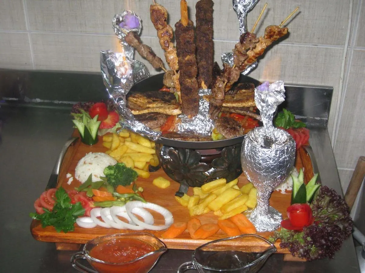 Angels Inn 말마리스
